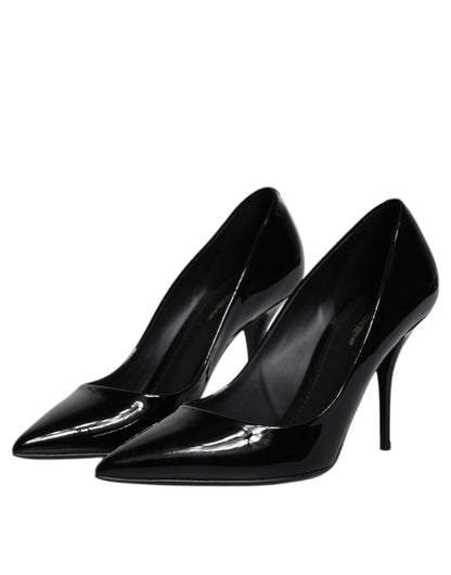 Zapatos de tacón alto de charol negro