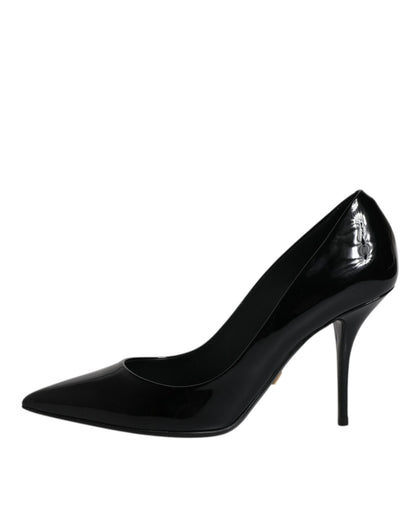 Zapatos de tacón alto de charol negro