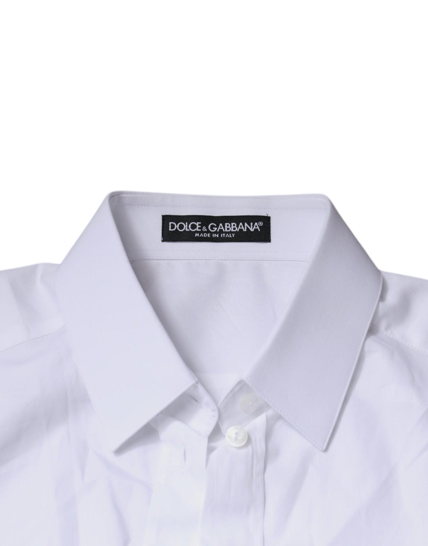 Camisa blanca de algodón con cuello y mangas largas
