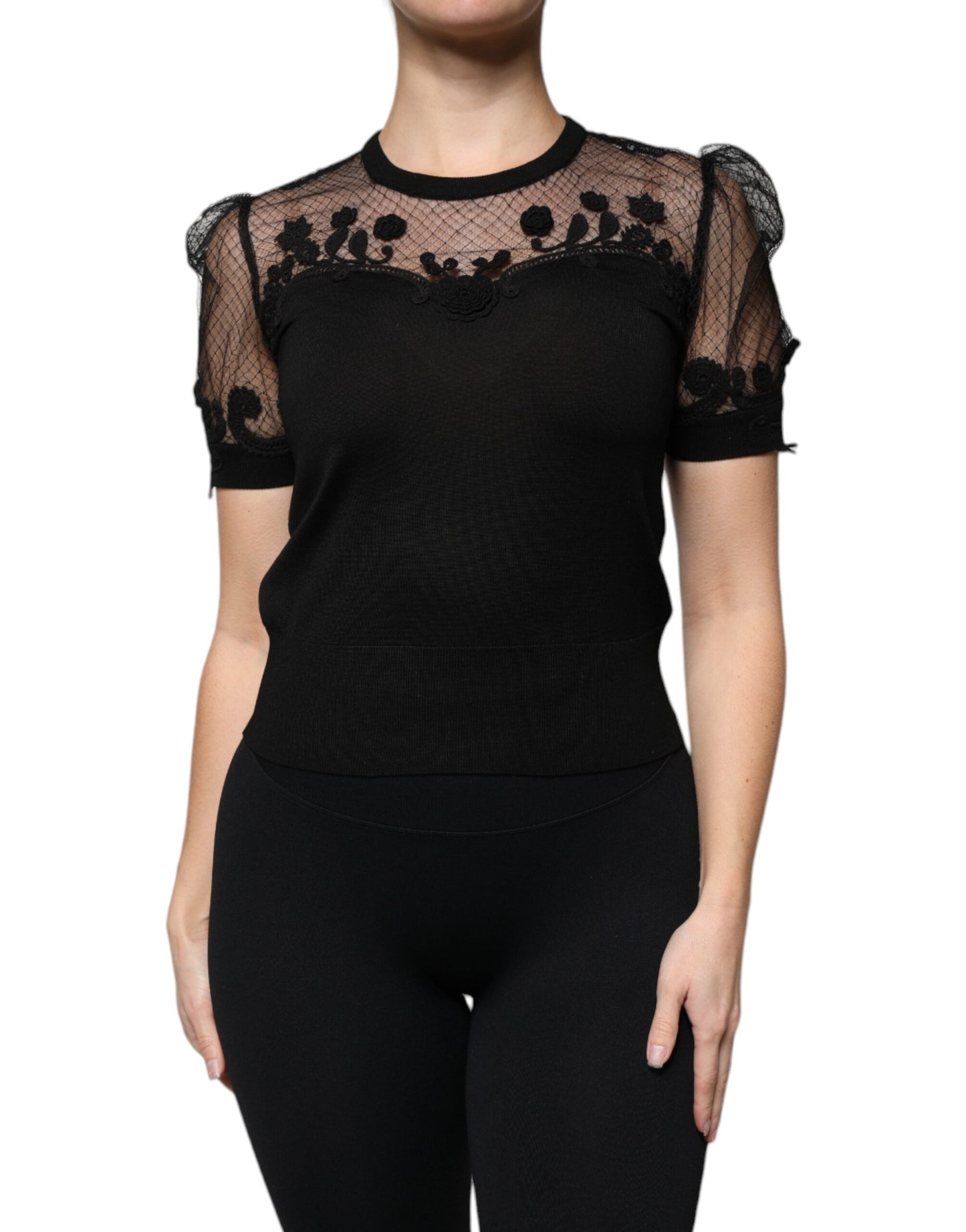 Blusa de manga corta con encaje floral negro