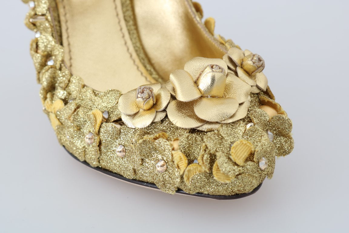Zapatos de tacón con cristales y flores doradas