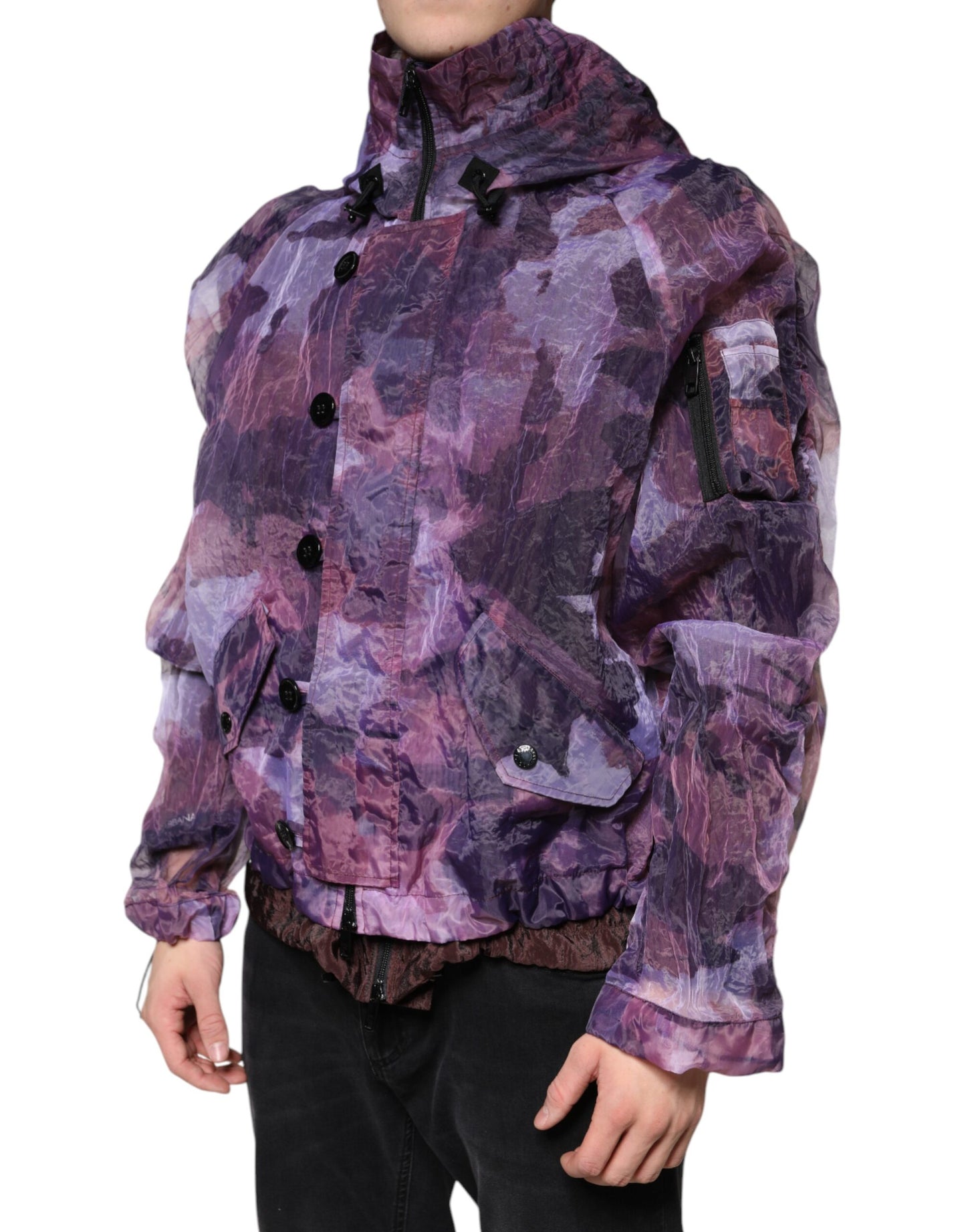Chaqueta tipo blusón con capucha y estampado de camuflaje morado para hombre
