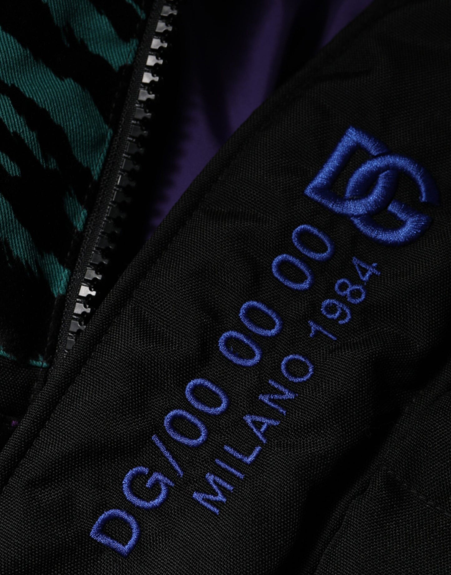 Chaqueta acolchada de nailon negra con cremallera completa para hombre