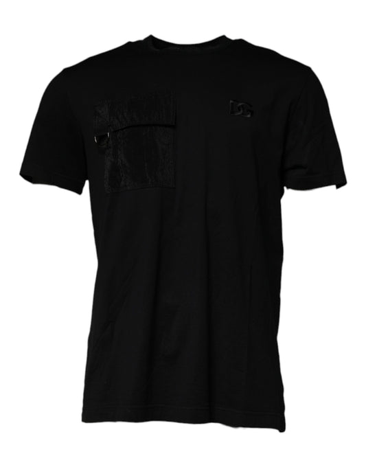 Camiseta negra de manga corta con cuello redondo
