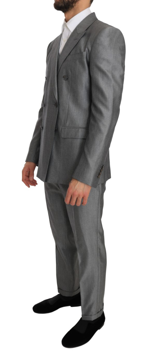 Elegante traje negro cruzado