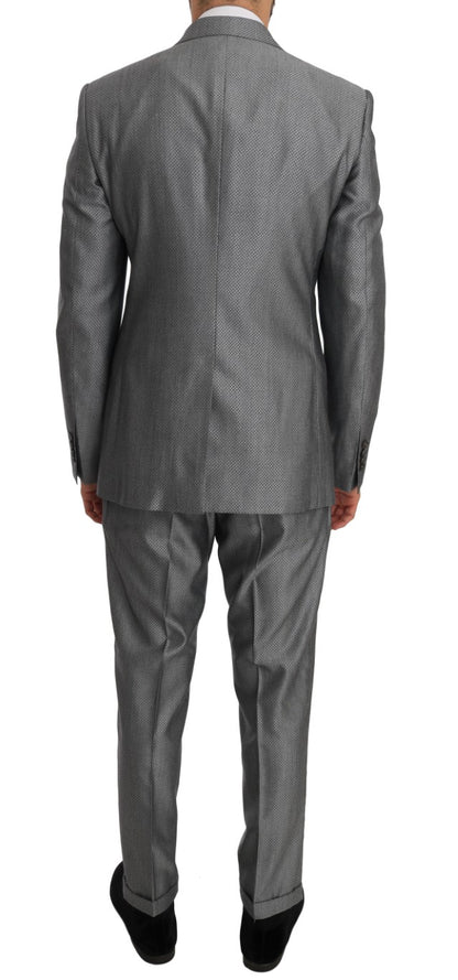 Elegante traje negro cruzado
