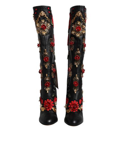 Botas de tacón de piel con adornos de rosas negras