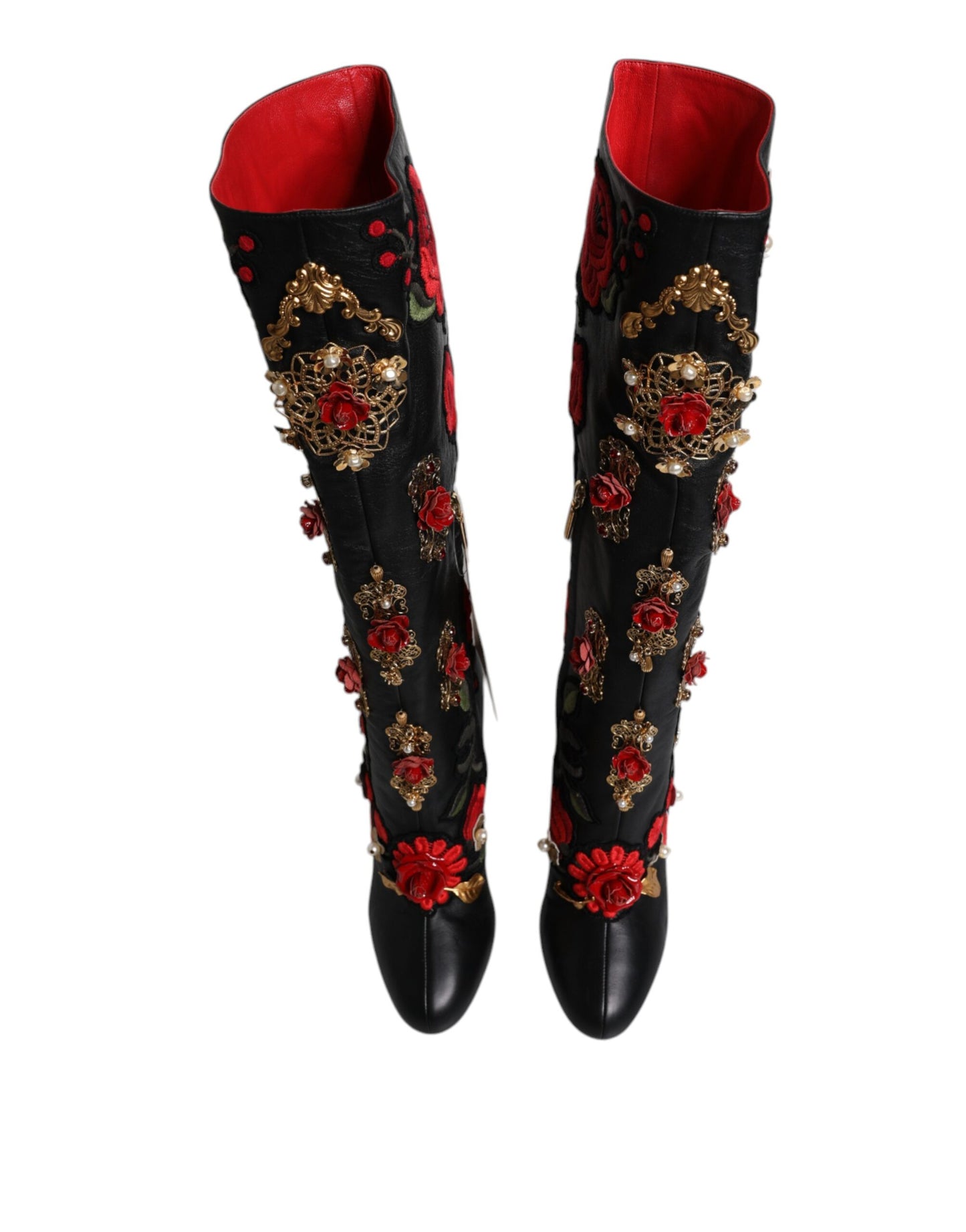 Botas de tacón de piel con adornos de rosas negras