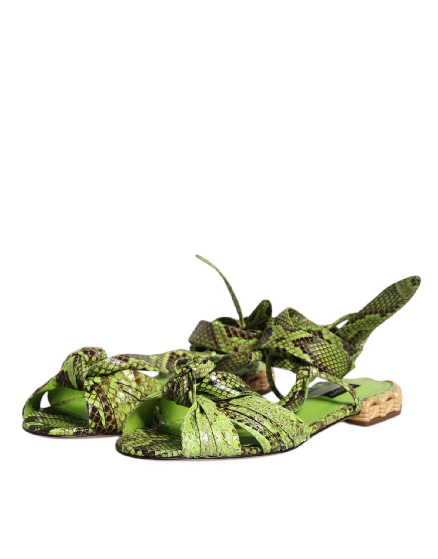 Sandalias cruzadas al tobillo con estampado animal verde
