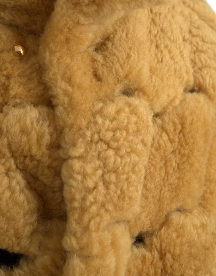 Chaqueta larga de lana amarilla tipo osito de peluche