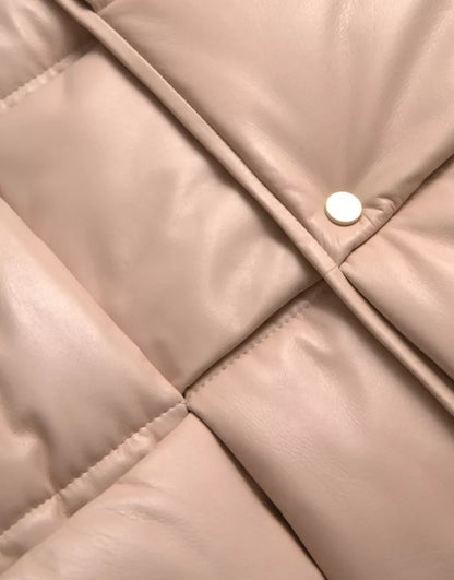 Chaqueta de piel de becerro acolchada sin mangas en beige