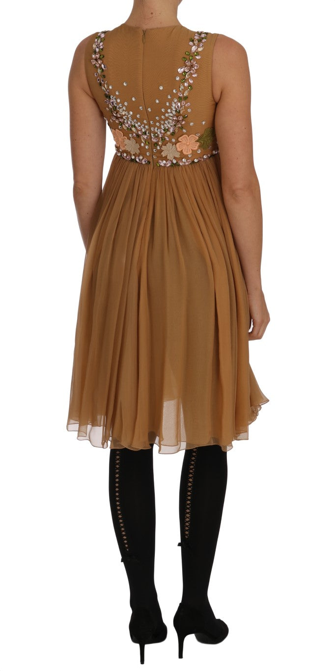 Exquisito vestido de seda dorada de corte A