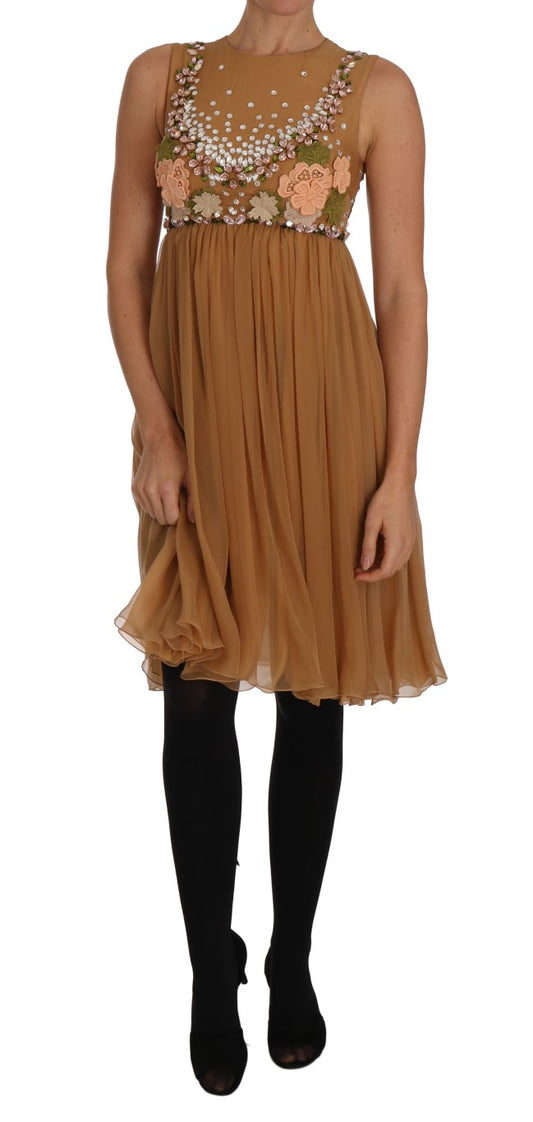 Exquisito vestido de seda dorada de corte A