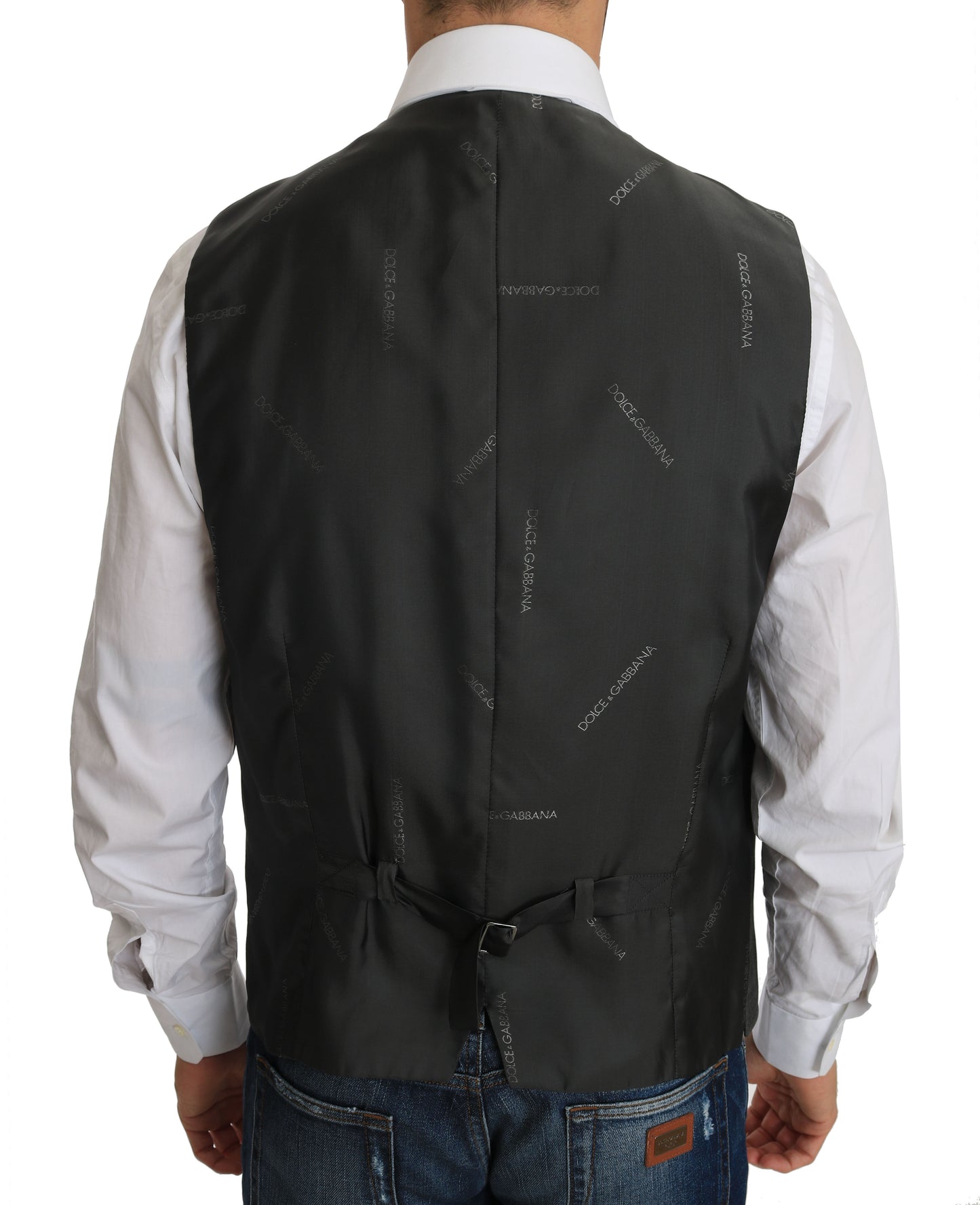 Elegante chaleco de lana a cuadros para el hombre urbano