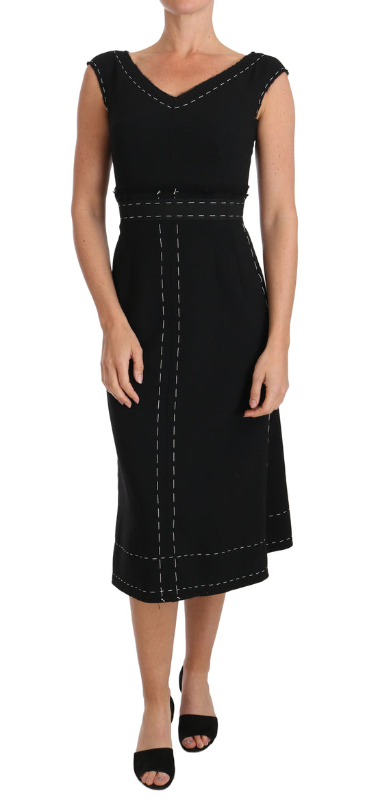 Elegante vestido negro de lana