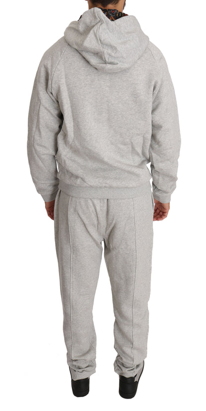Conjunto elegante de chándal gris con capucha