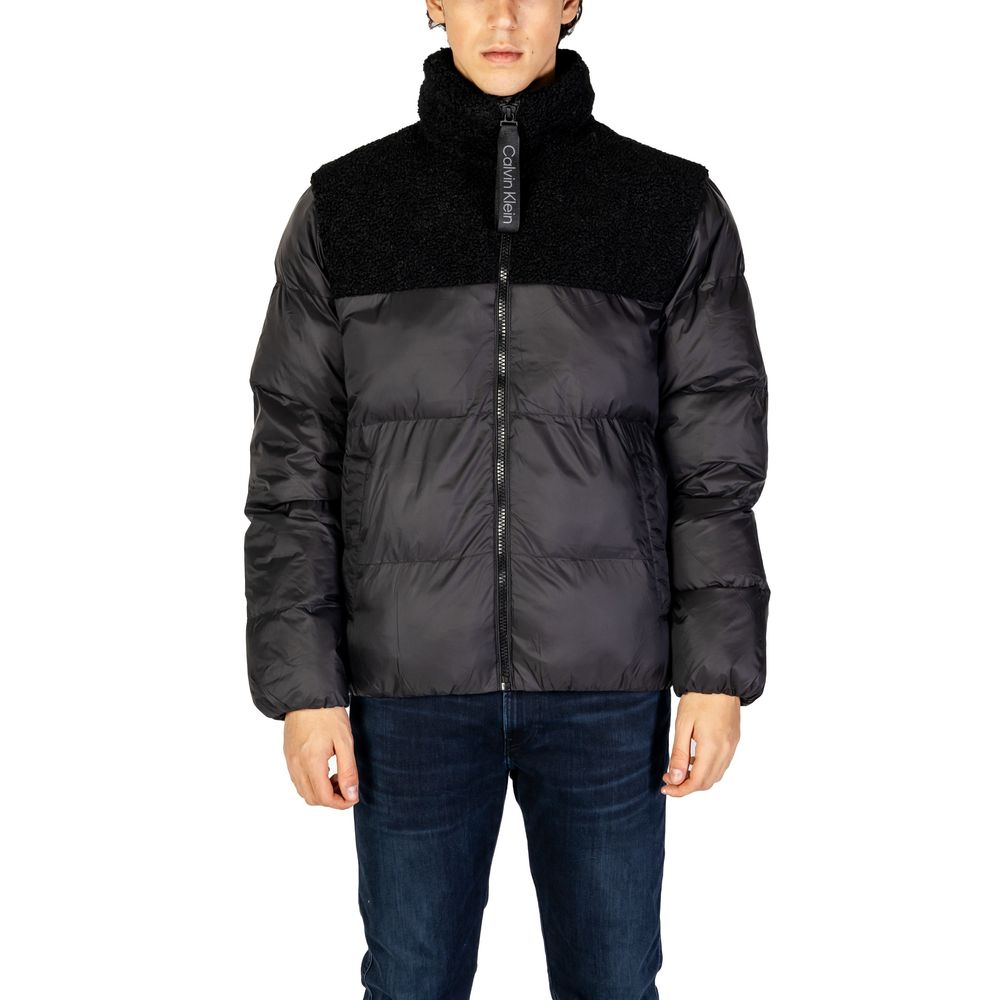 Chaqueta de poliéster negra