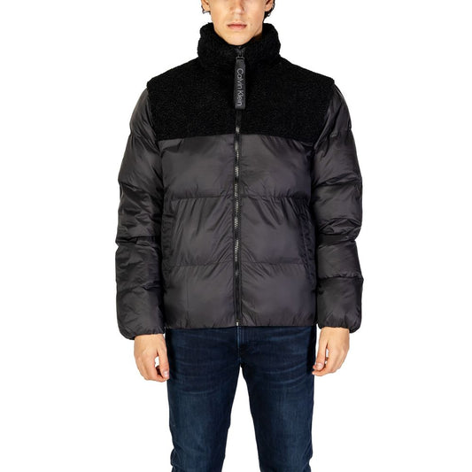 Chaqueta de poliéster negra