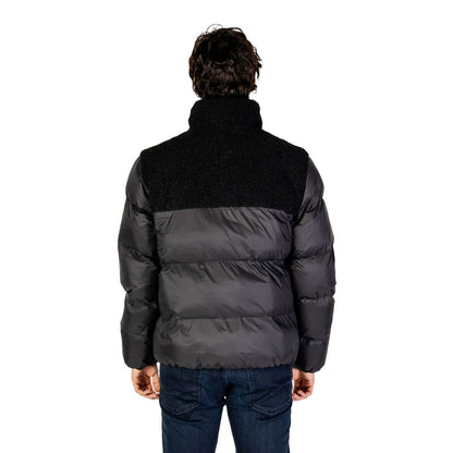 Chaqueta de poliéster negra