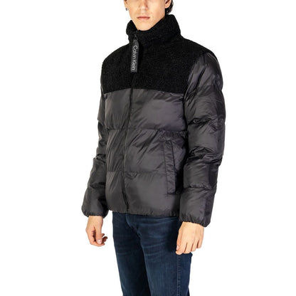 Chaqueta de poliéster negra