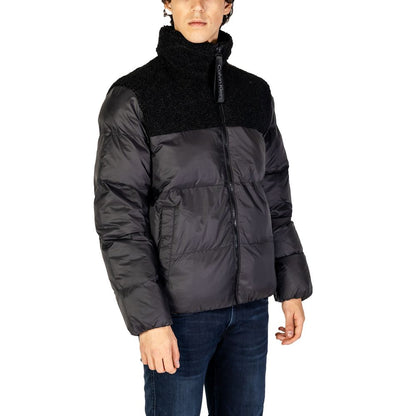 Chaqueta de poliéster negra