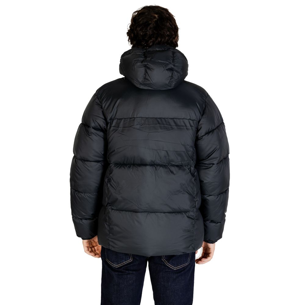 Chaqueta de nailon negra