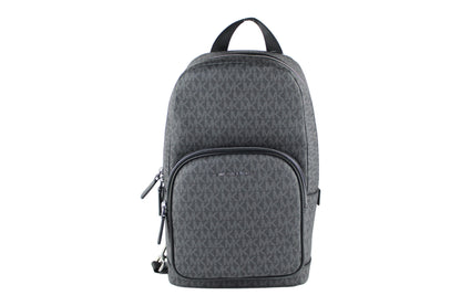 Mochila bandolera mediana de PVC con la firma Cooper en negro
