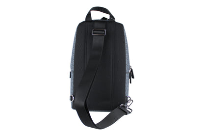 Mochila bandolera mediana de PVC Cooper Signature en color azul marino