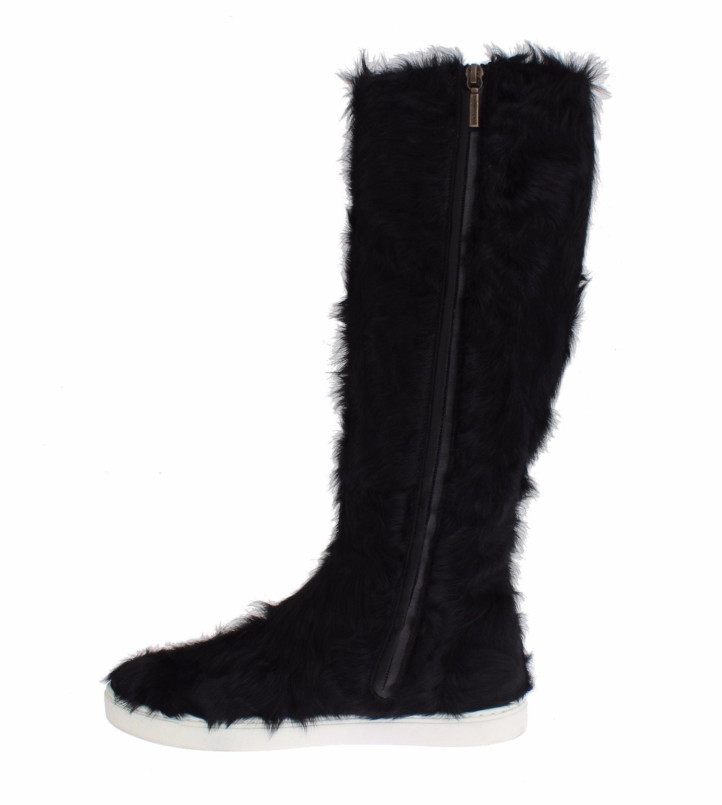 Botas planas elegantes de piel de color negro