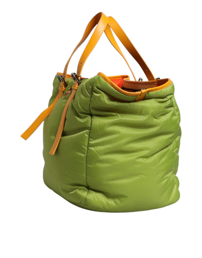 Bolso bandolera acolchado de nailon verde con placa de logotipo