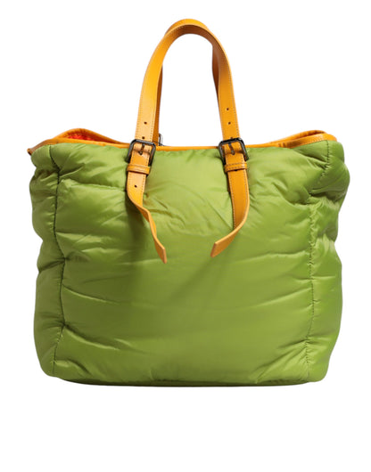 Bolso bandolera acolchado de nailon verde con placa de logotipo