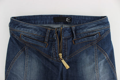 Denim azul lavado con corte de bota elegante