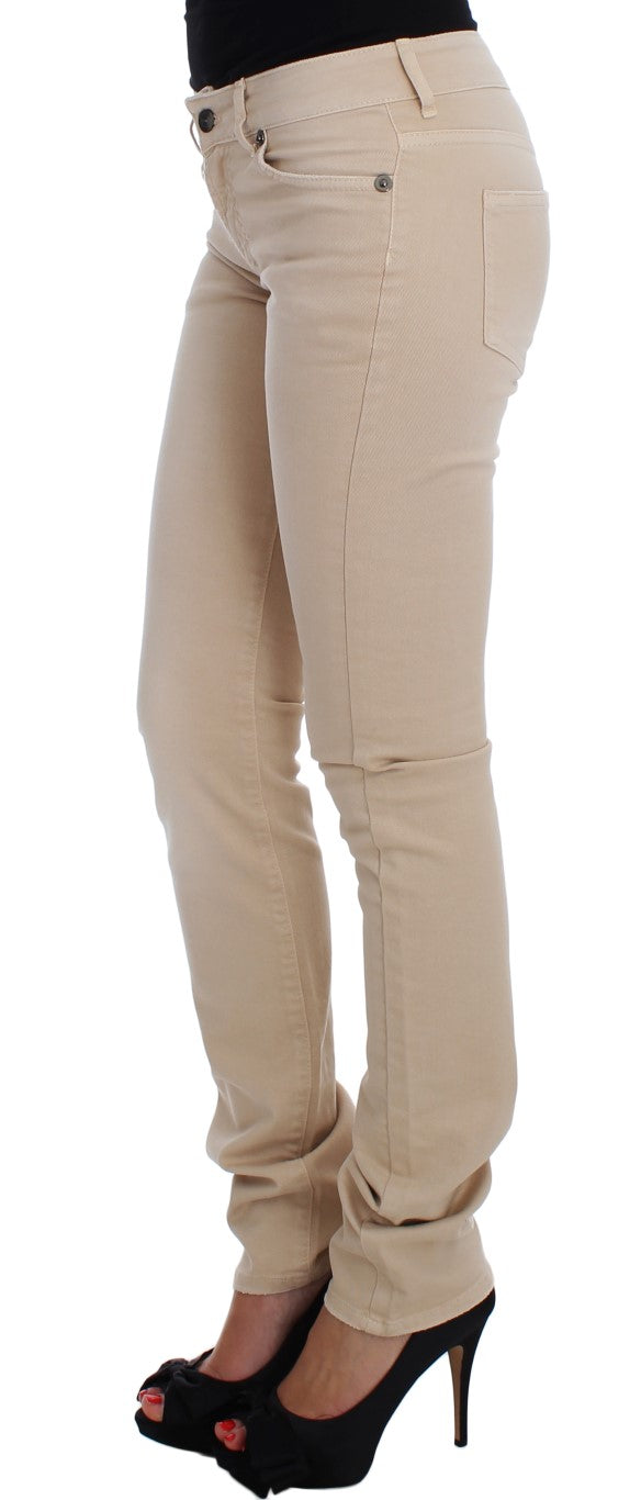 Vaqueros ajustados elásticos de algodón beige