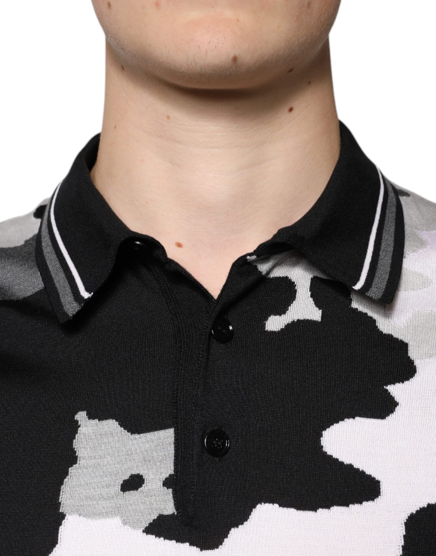 Camiseta polo con cuello de camuflaje multicolor