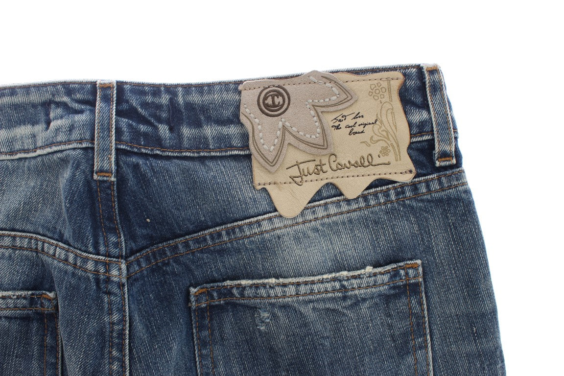 Vaqueros azules de corte acampanado y elegantes