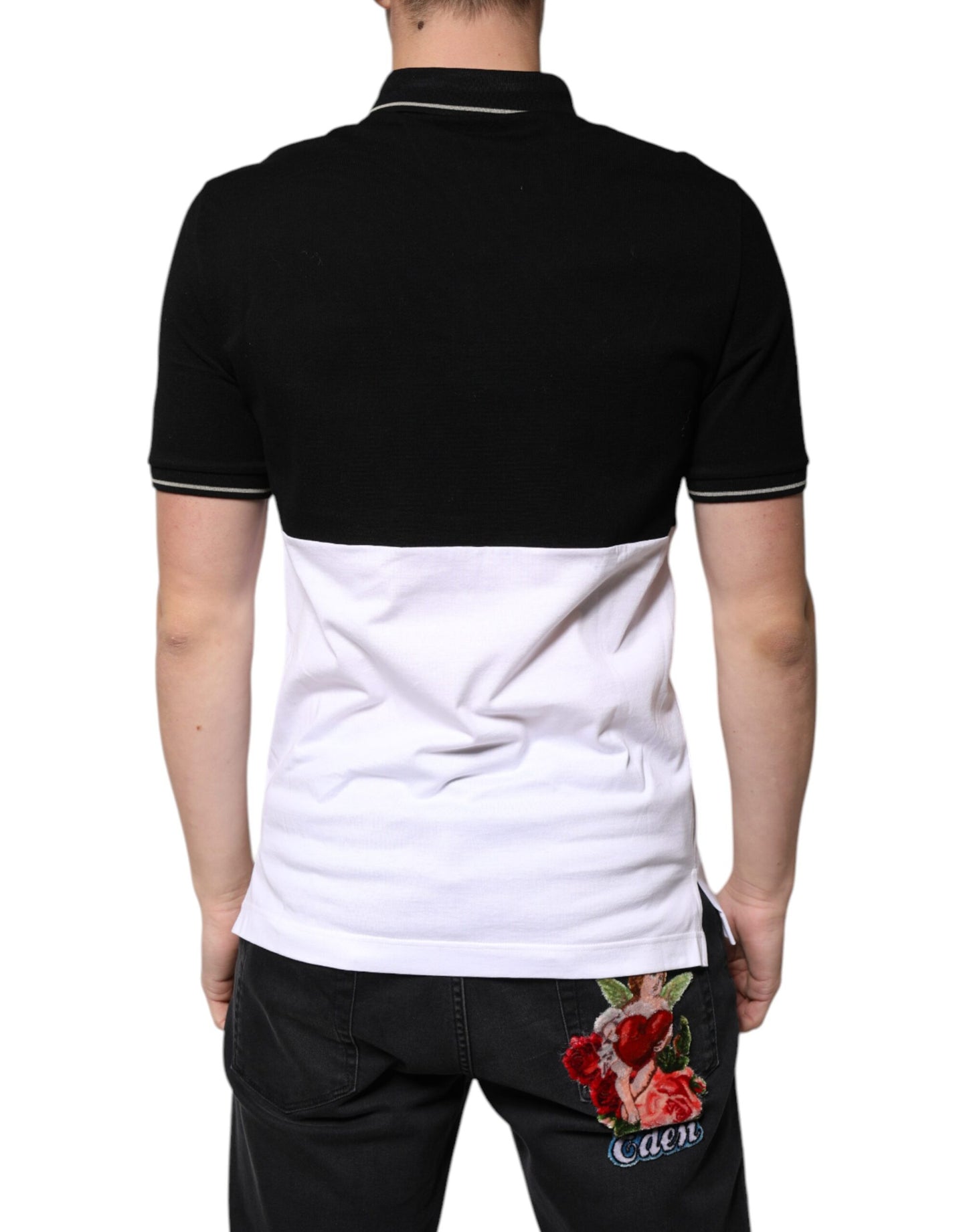 Polo de algodón blanco y negro de manga corta