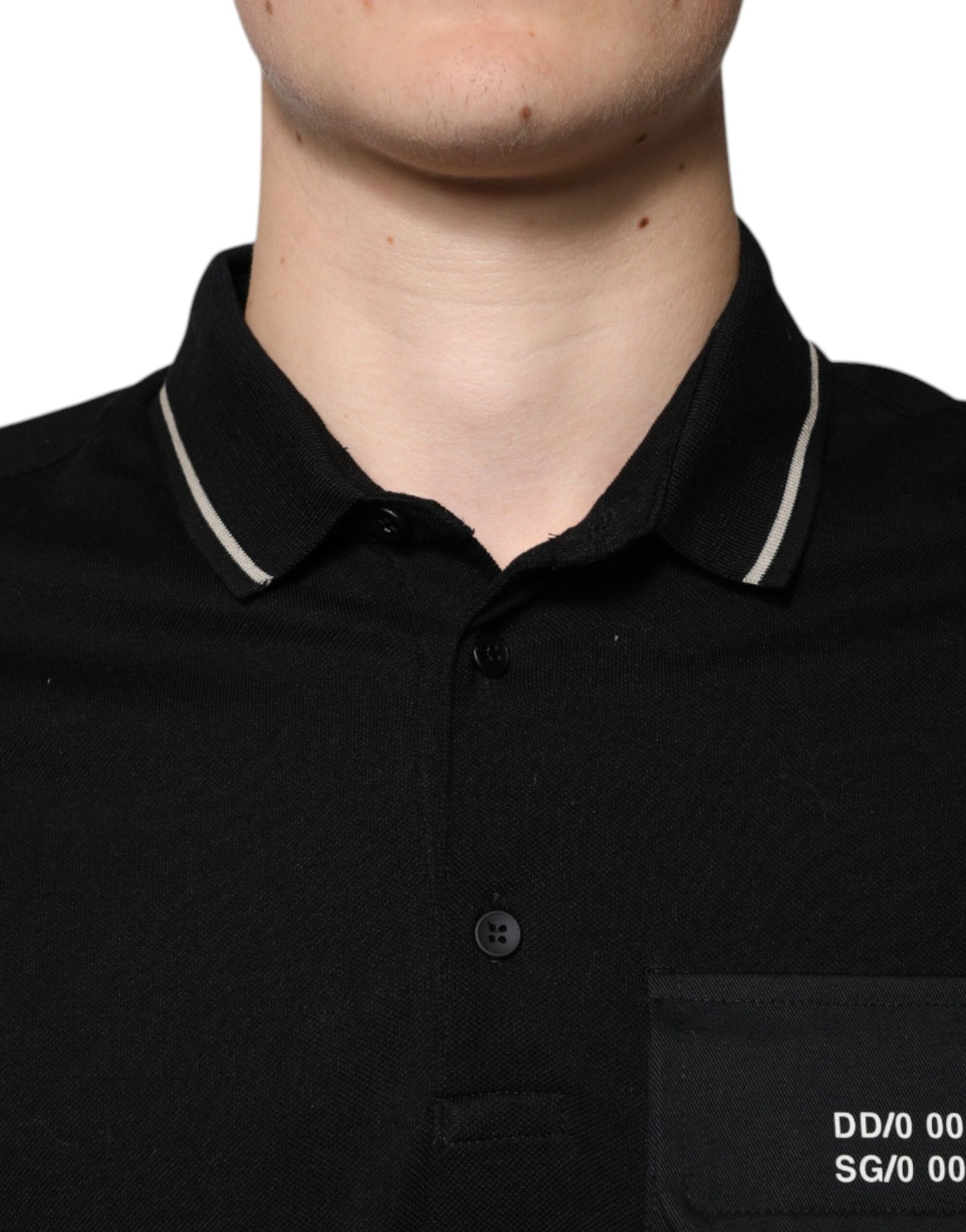 Polo de algodón blanco y negro de manga corta