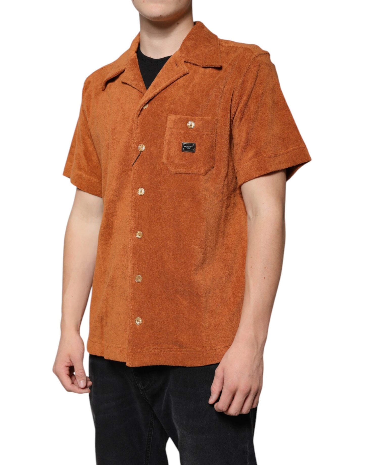 Camisa de terciopelo de algodón color avellana con cuello abotonado