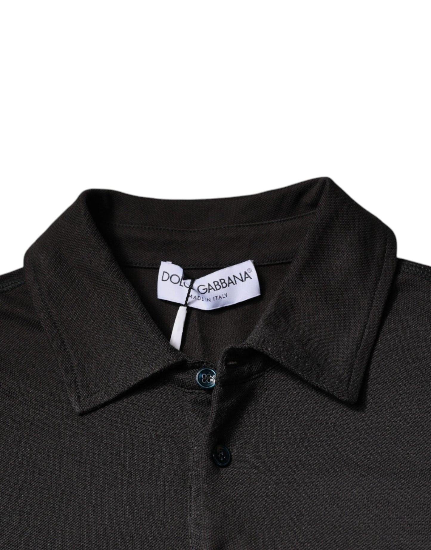 Polo de manga corta con cuello gris oscuro