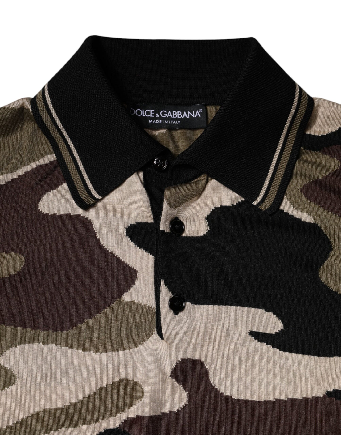 Camiseta polo con cuello de camuflaje multicolor