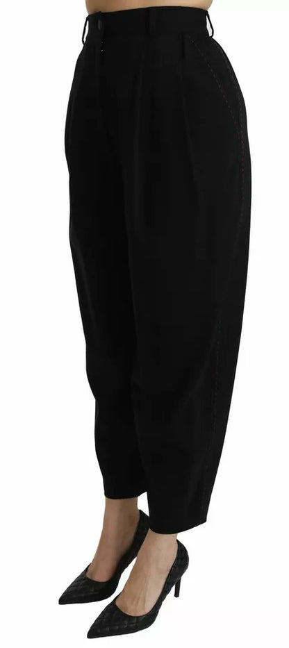 Pantalones cortos negros de lana con cintura alta y pliegues en la parte delantera