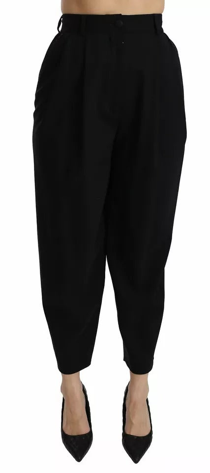 Pantalones cortos negros de lana con cintura alta y pliegues en la parte delantera