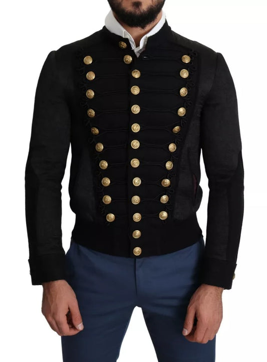Chaqueta militar con botones negros adornados