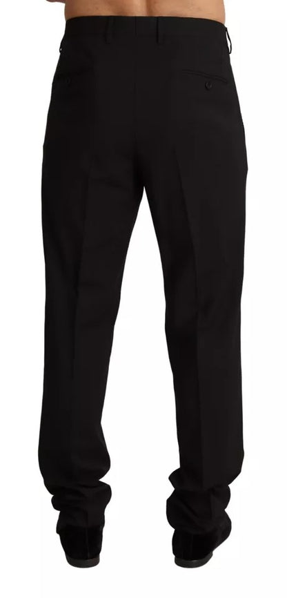 Vestido negro formal con pantalones ajustados