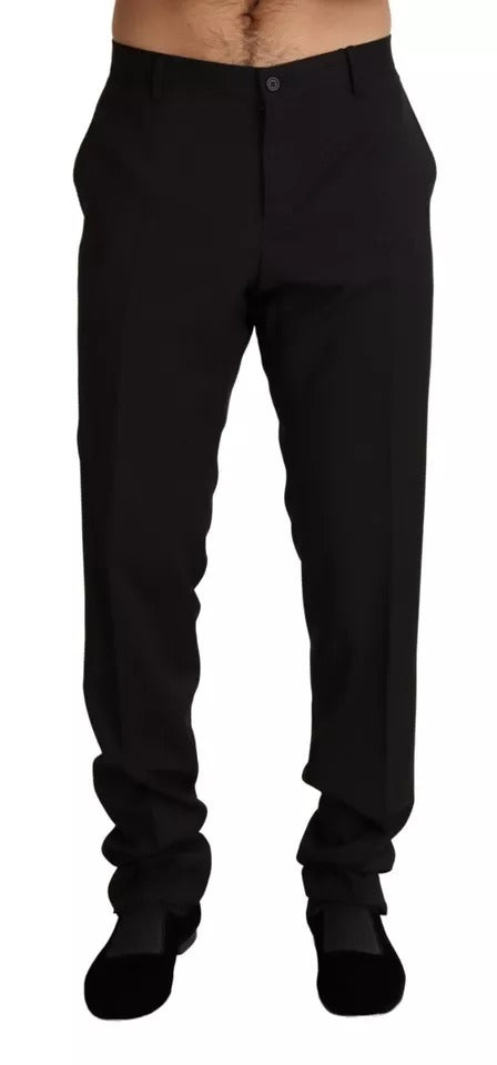 Vestido negro formal con pantalones ajustados