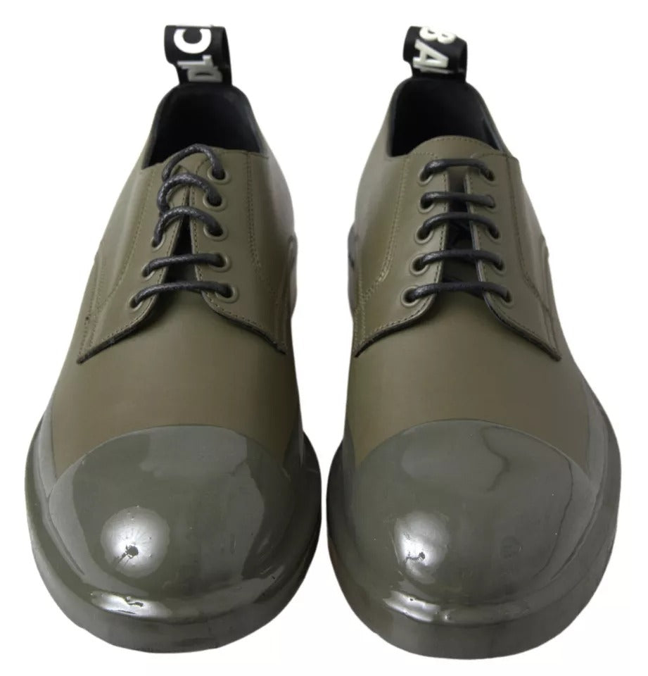 Zapatos de vestir de cuero verde con suela de goma