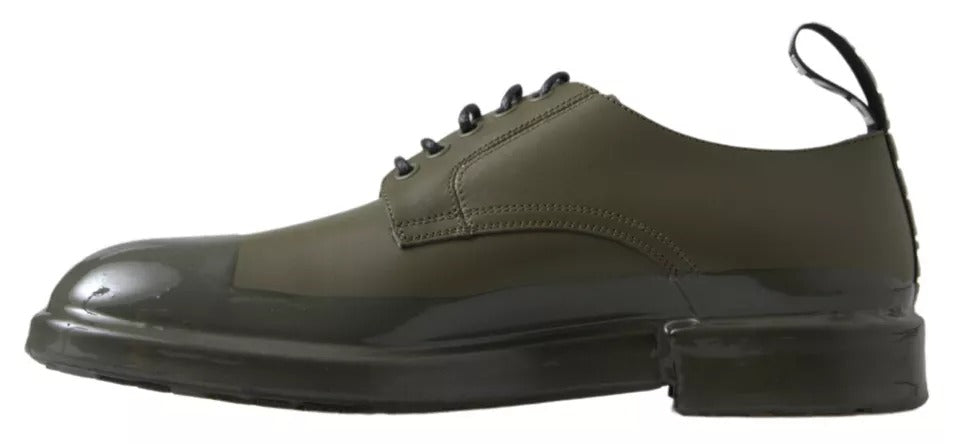 Zapatos de vestir de cuero verde con suela de goma