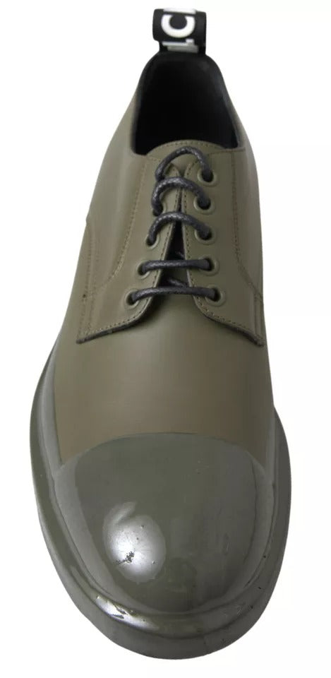 Zapatos de vestir de cuero verde con suela de goma