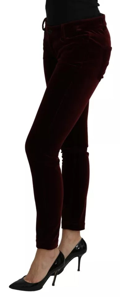 Pantalones ajustados elásticos de terciopelo burdeos