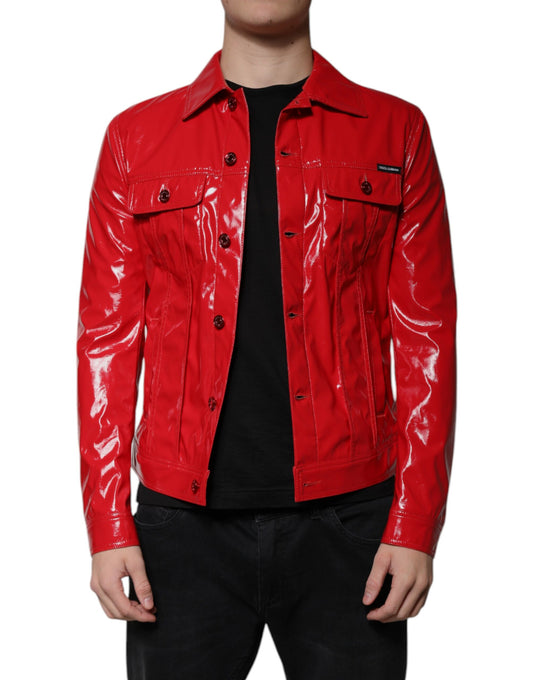 Chaqueta roja de poliéster con cuello abotonado
